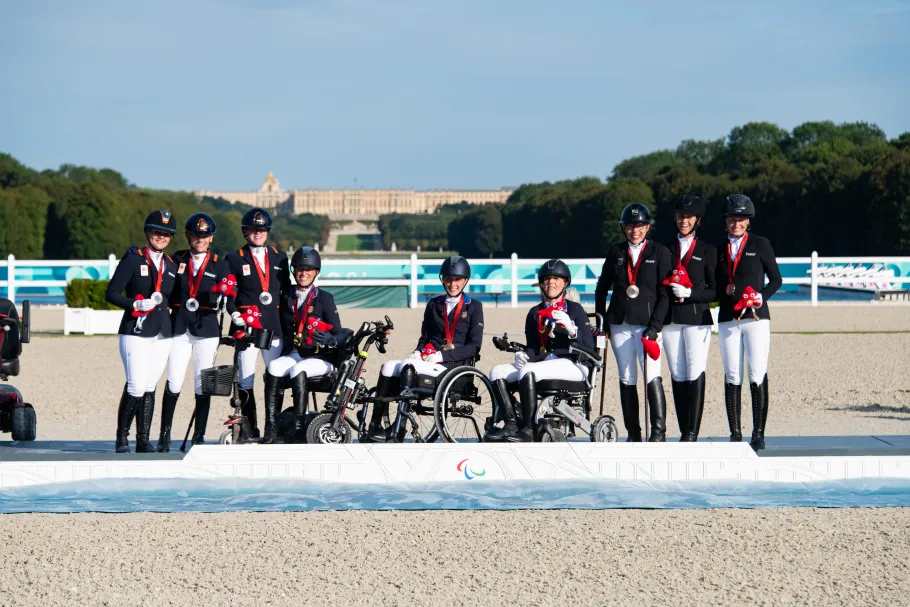 Médaillés des épreuves de para-équitation