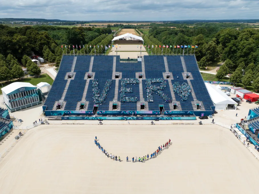 Les bénévoles de Paris 2024 dans les gradins du site olympique